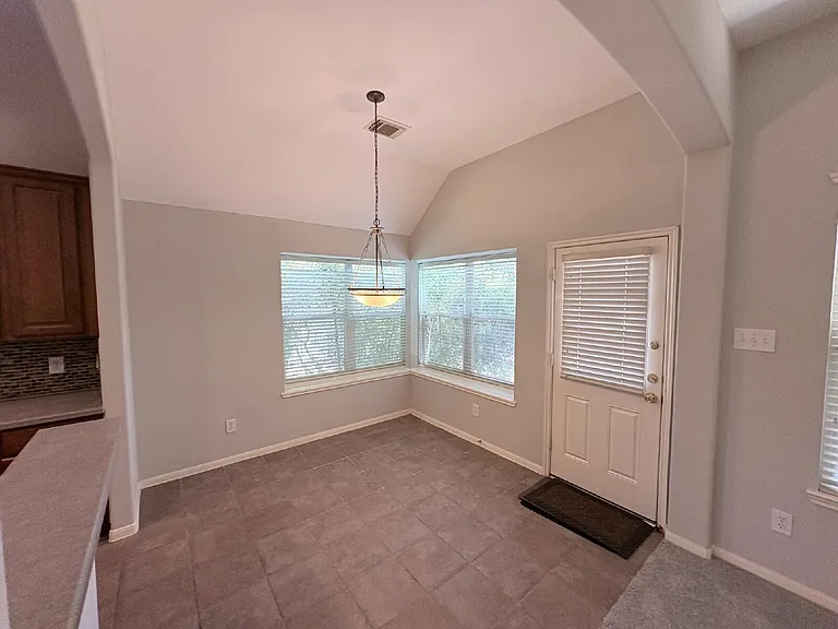 18703 River Meadows Rd — Photo 13