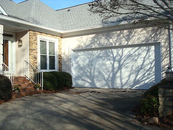 Oversized 2 car garage