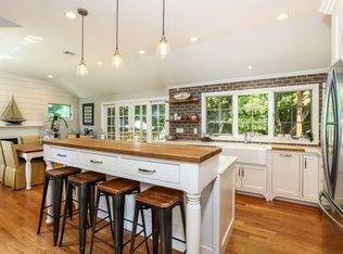 21 Rock Ridge Dr, Rye Brook, NY 10573