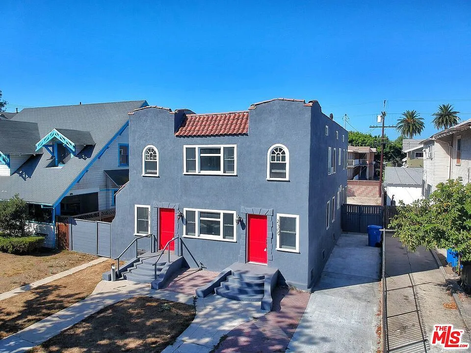 2309 S Budlong Ave