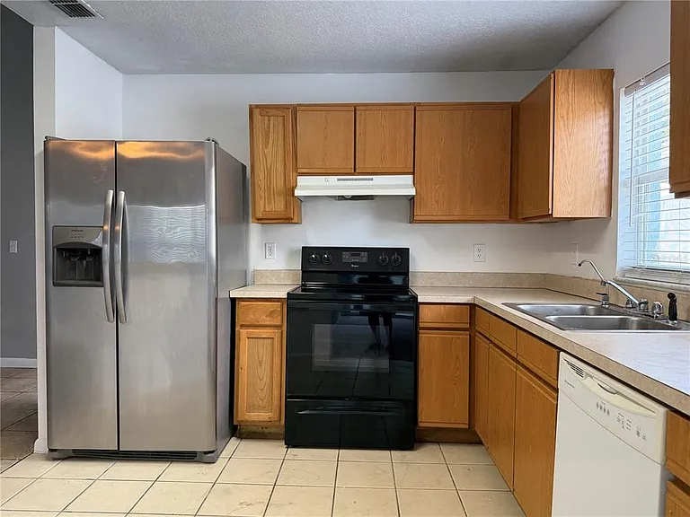 2427 Camden Oaks Pl — Photo 8