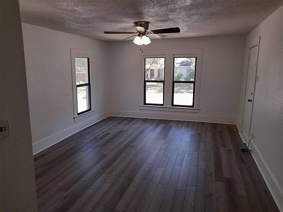 5th image of 400 SE 20th St