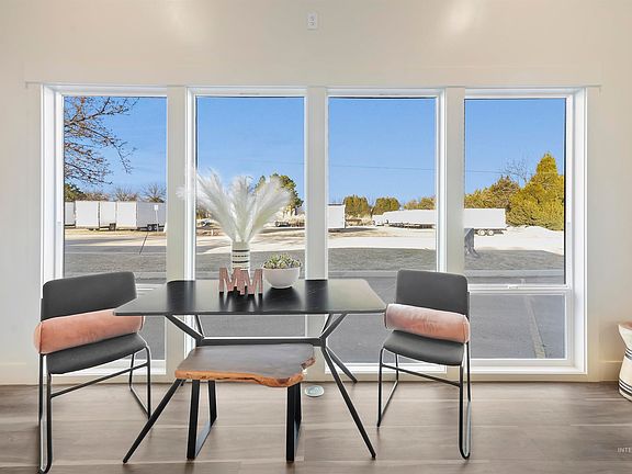 5th image of 114 Raven Loop