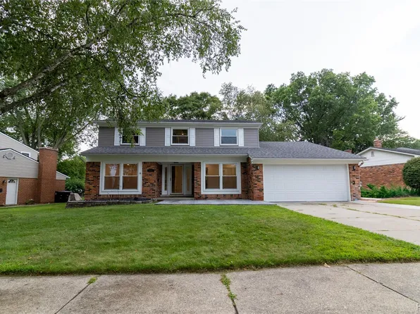 15609 Stonehouse Cir, Livonia, MI 48154