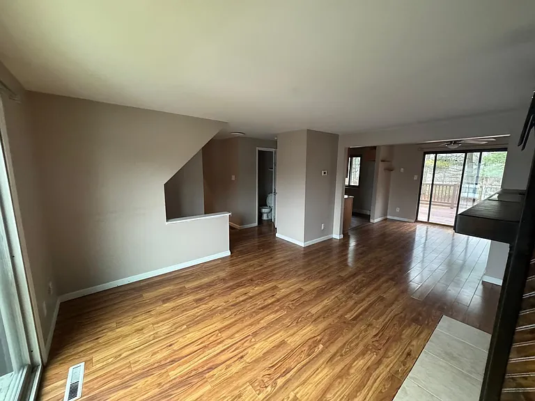 211 Parkwood Dr — Photo 12