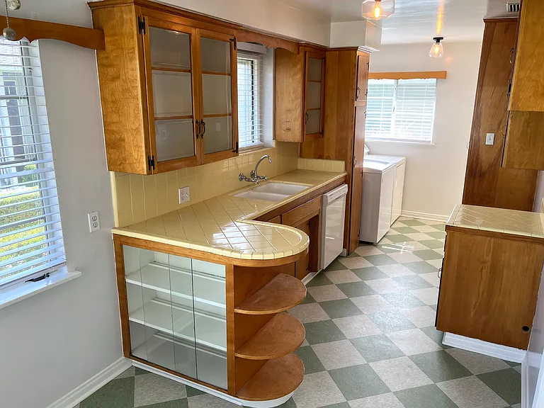 350 W Lemon Ave — Photo 6