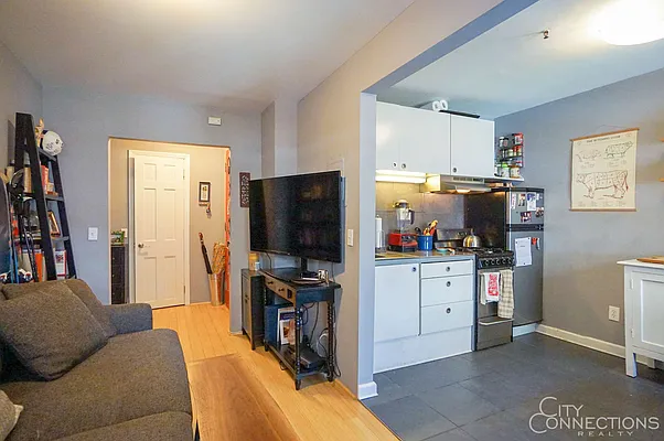 Rented by City Connections Realty | media 22