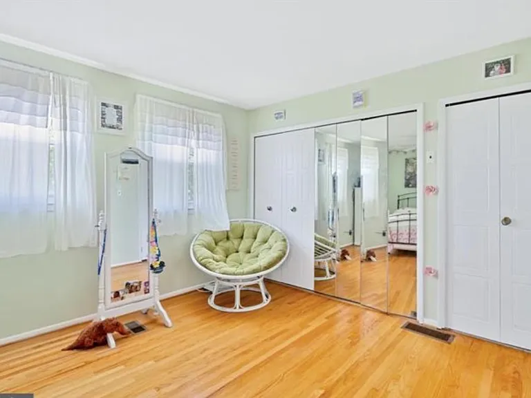 402 Regina St #1 — Photo 2