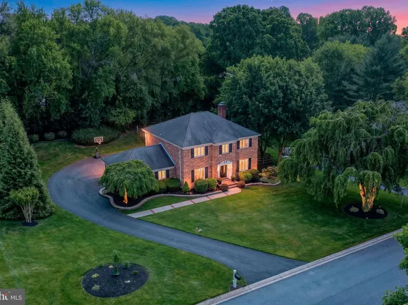 7 Pierson Dr, Hockessin, DE 19707