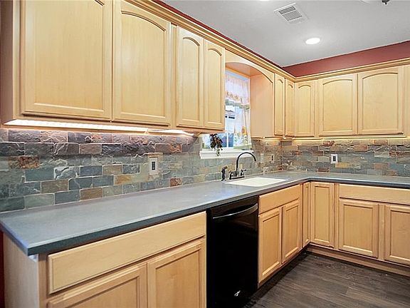 5th image of 2504 Broken Hill Dr