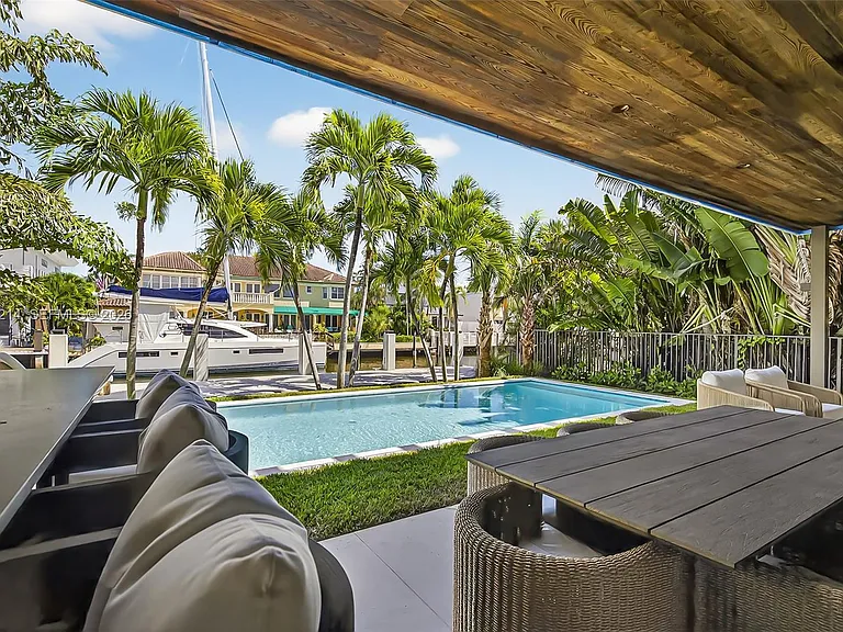 620 Solar Isle Dr — Photo 11