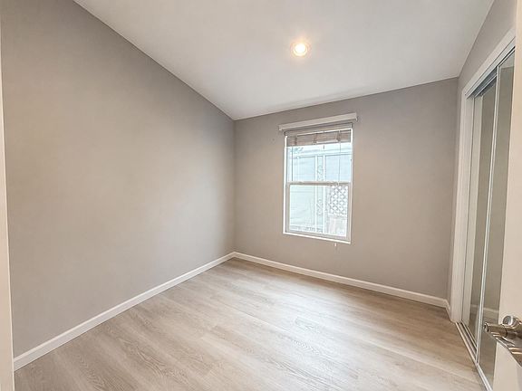 2nd image of 473 Summerland Dr #473
