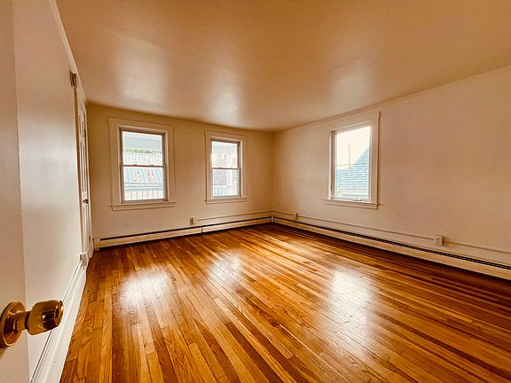 4th image of 13A Summer St