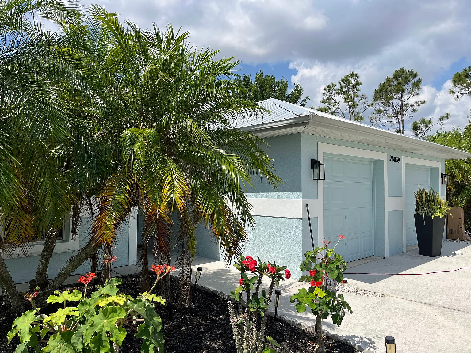 2 bed, 1200 sqft, $1,799 — Photo 1