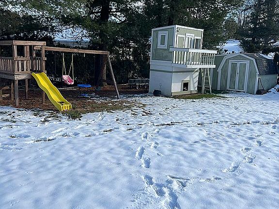 4th image of 903 Balthaser St