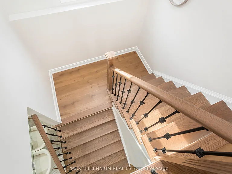 61 Mistywood Dr #UPPER — Photo 30
