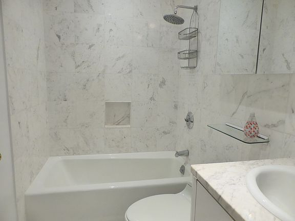 4th image of 106 Central Park S APT 18O