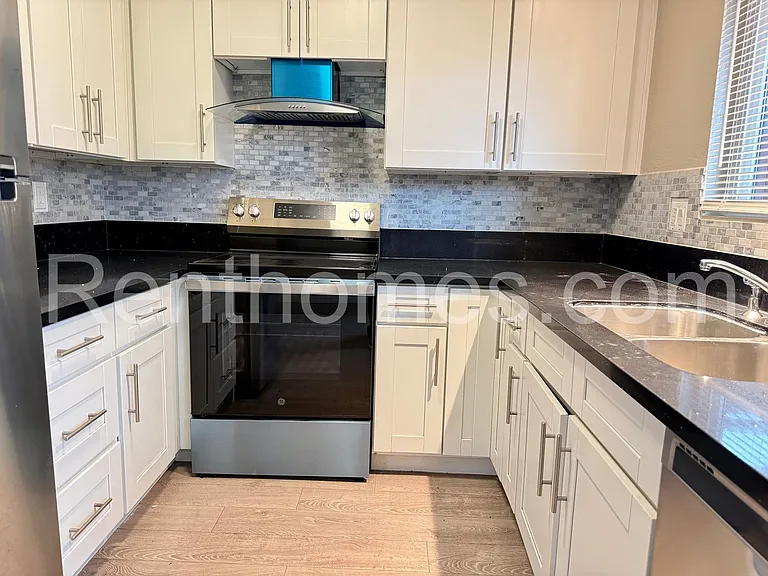 9405 Gold Coast Dr #A8 — Photo 6