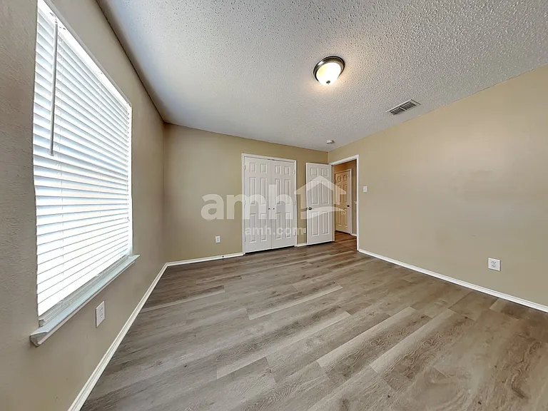 2821 Bentridge Dr — Photo 32