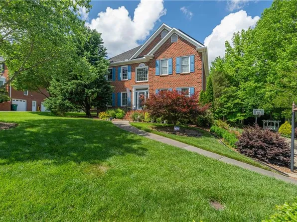 8116 Glengarriff Rd, Clemmons, NC 27012