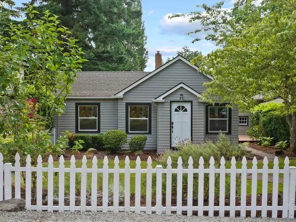 655 8th St, Lake Oswego, OR 97034
