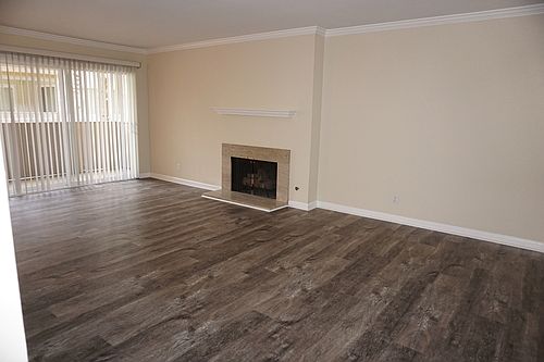 1st image of 402 Oak Grove Ave
