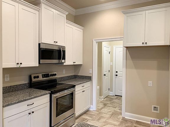 5th image of 21012 High Plains Dr