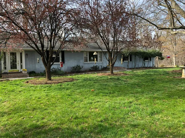 101 Stiltner Dr, Roanoke, VA 24019