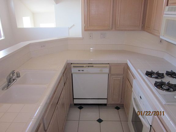 2nd image of 404 Sanibelle Cir Unit 23
