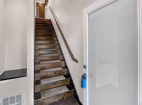 3rd image of 5504 4th Ave NW