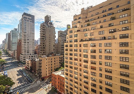 3rd image of 249 E 48th St APT 6G