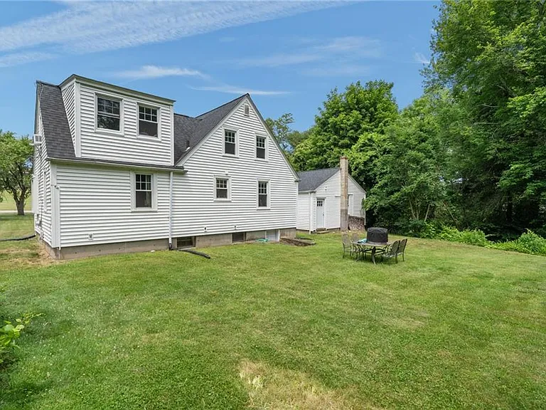 2340 S County Trl — Photo 38