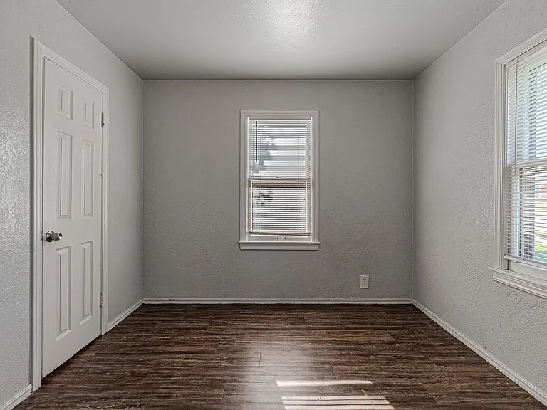 2705 NE 18th St — Photo 31