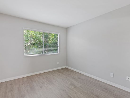 Minimalist 810 Crenshaw Apartments with Modern Garage