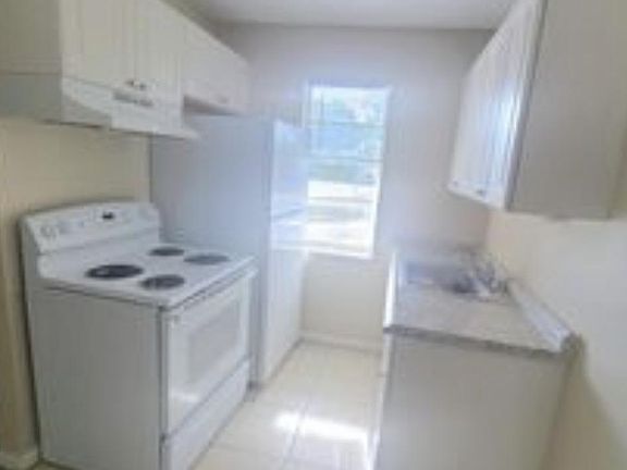 2nd image of 721 NW 3rd Ave