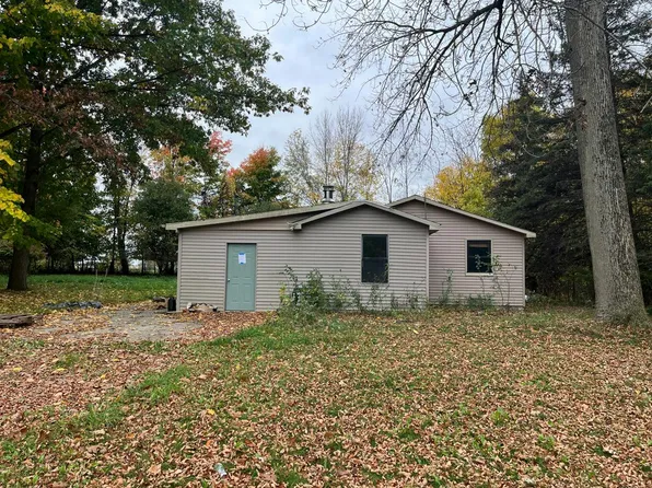 1488 Parkview Dr, Clare, MI 48617