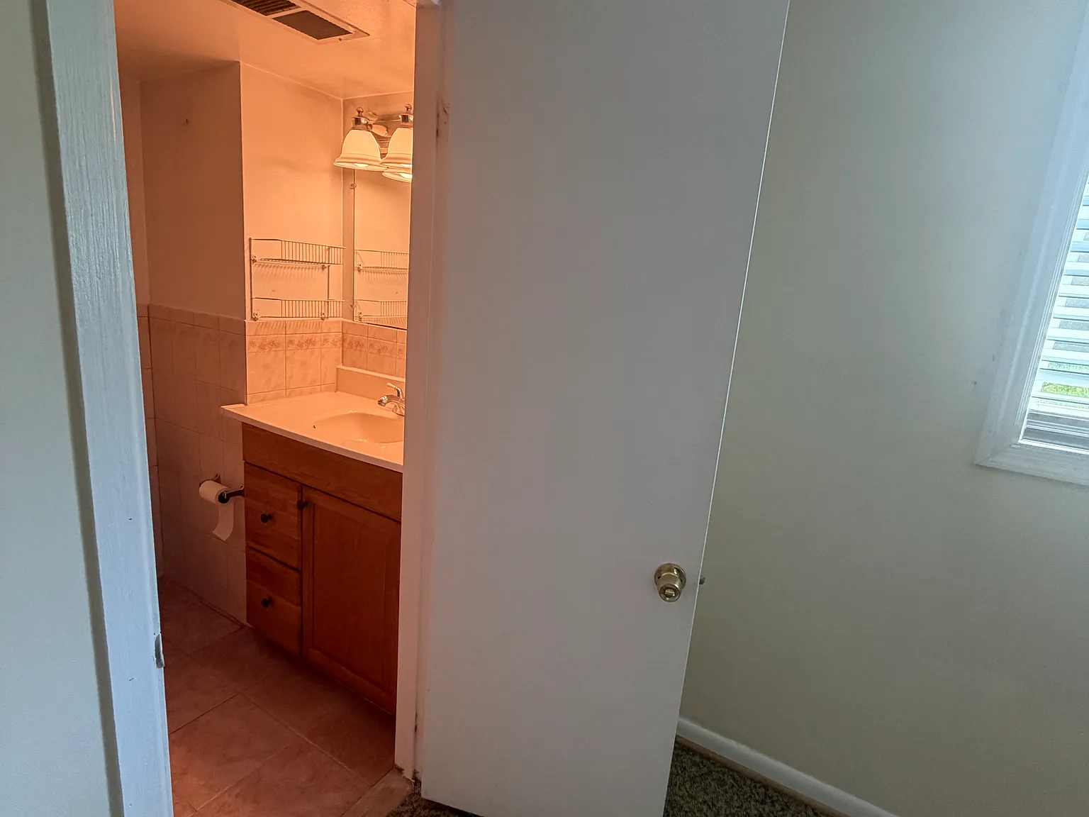 2 bed, 630 sqft, $2,300 — Photo 4