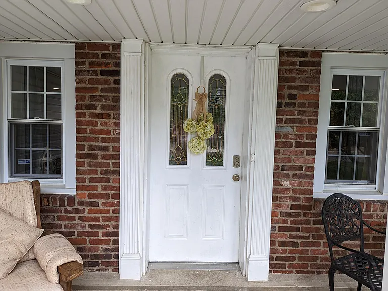 530 Shirley Ave — Photo 4