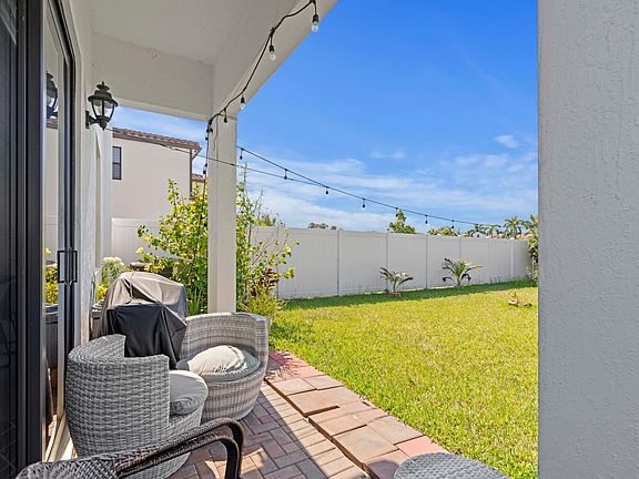 5th image of 4021 Sycamore Cove