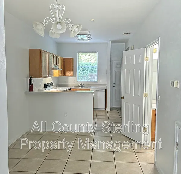 4415 SW 34th St #304 — Photo 5