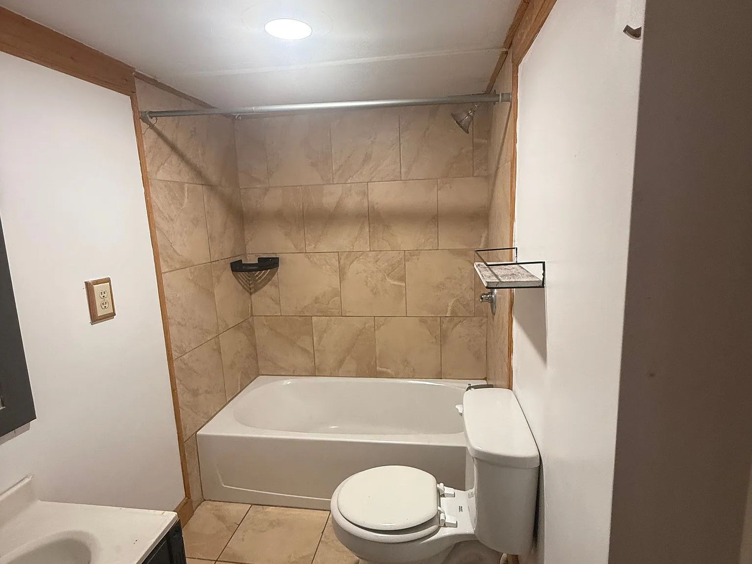1 bed, 1.0 bath, 500 sqft, $750 — Photo 1