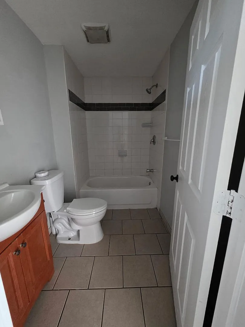 1221 9Th Apt 1 - 1221 9Th Apt 3 — Photo 3