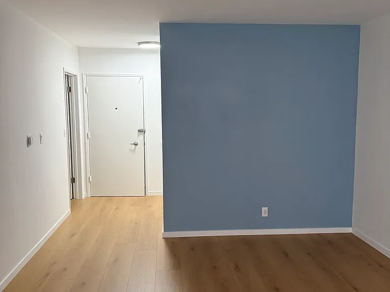 525 S Kenmore Ave #9 — Photo 9