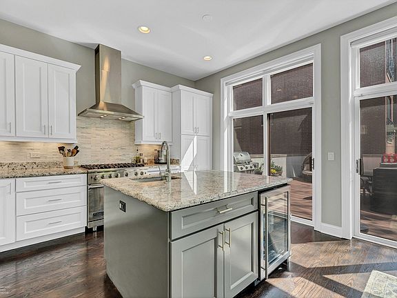 5th image of 2320 W Wabansia Ave #1