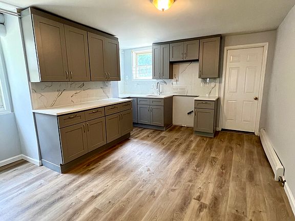 5th image of 25 Gardner Ave #1