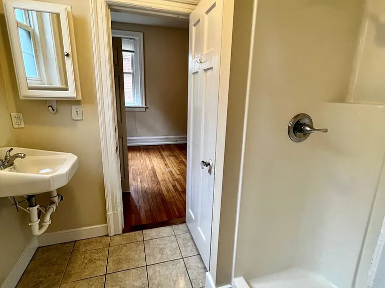 208 N Lombardy St — Photo 14