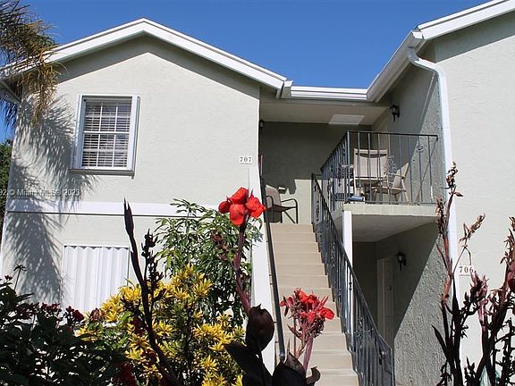 5th image of 707 Waterside Dr #707