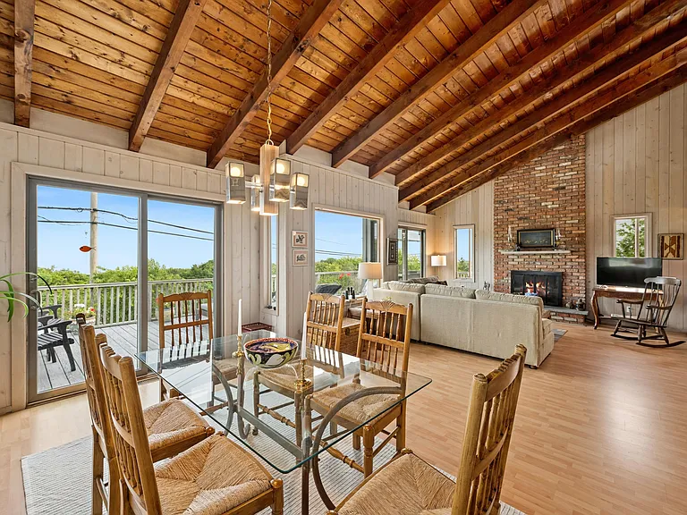 623 Old Montauk Hwy — Photo 7