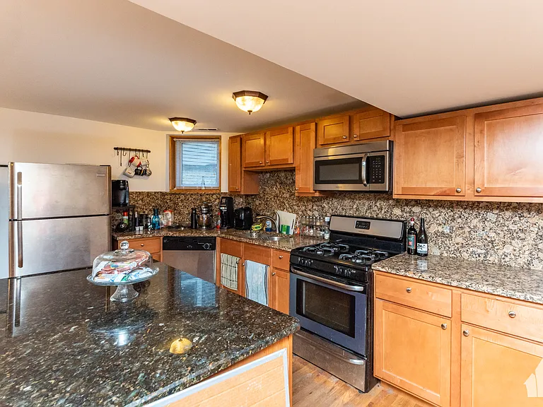 1533 W Leland Ave #GARDEN — Photo 5