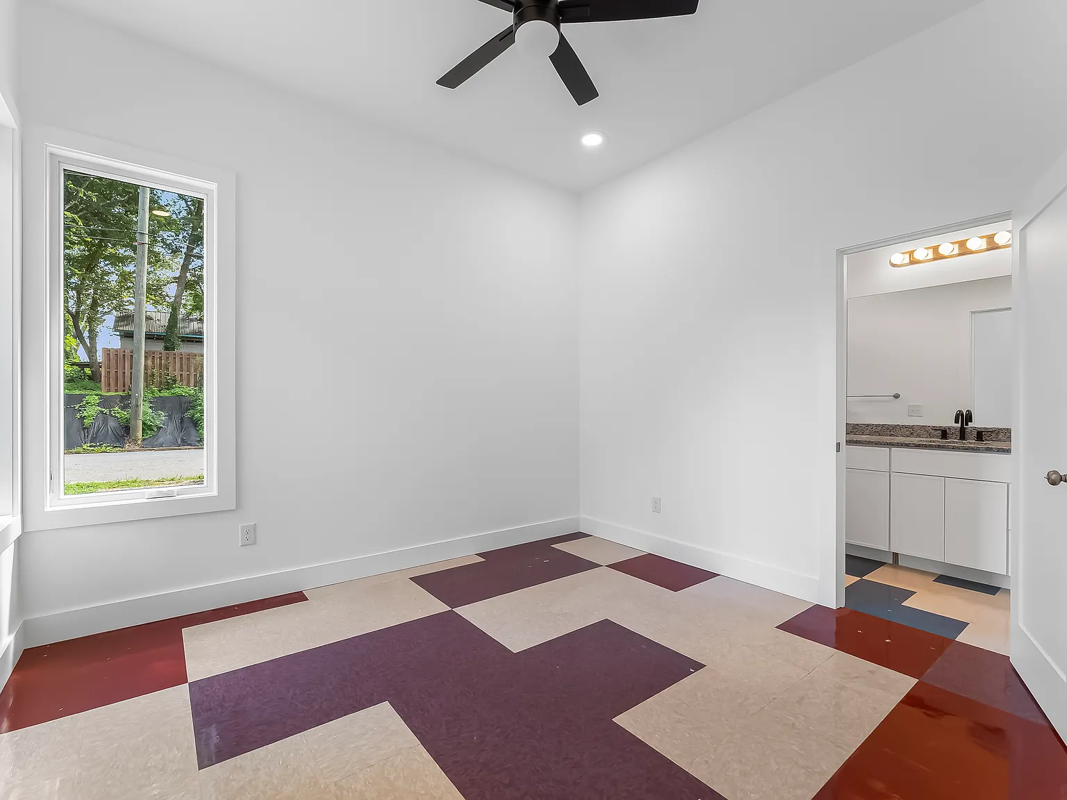 1 bed, 1.5 bath, 710 sqft, $1,600 — Photo 3